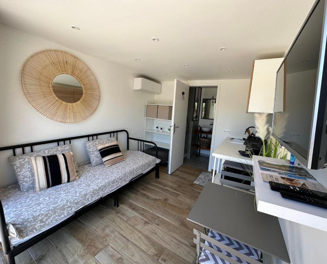 Studio Collobrieres Vue Sur Village Exteriör bild